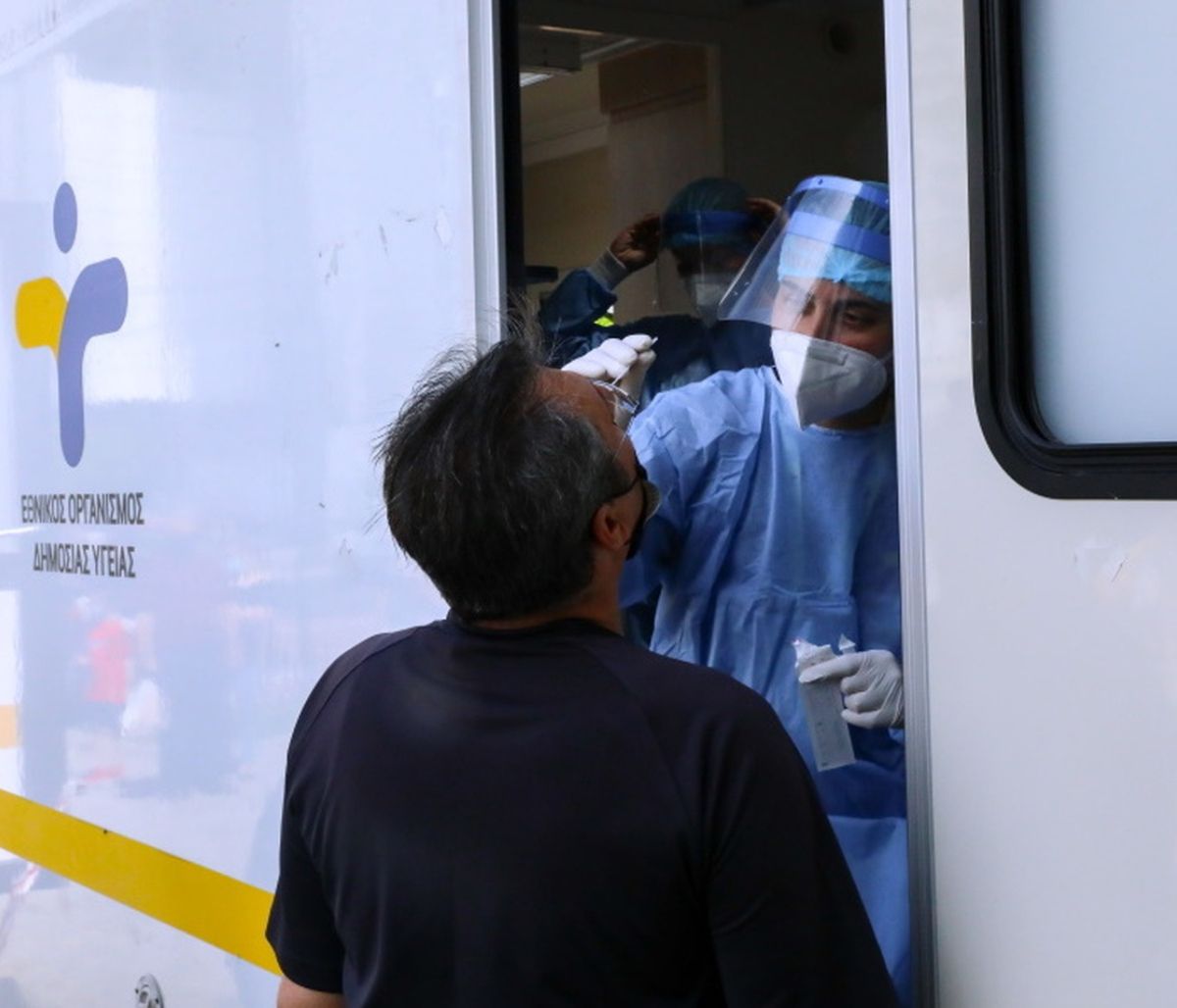 Κρούσματα σήμερα: 1.465 νέα ανακοίνωσε ο ΕΟΔΥ - 5 θάνατοι σε 24 ώρες, 142 οι διασωληνωμένοι