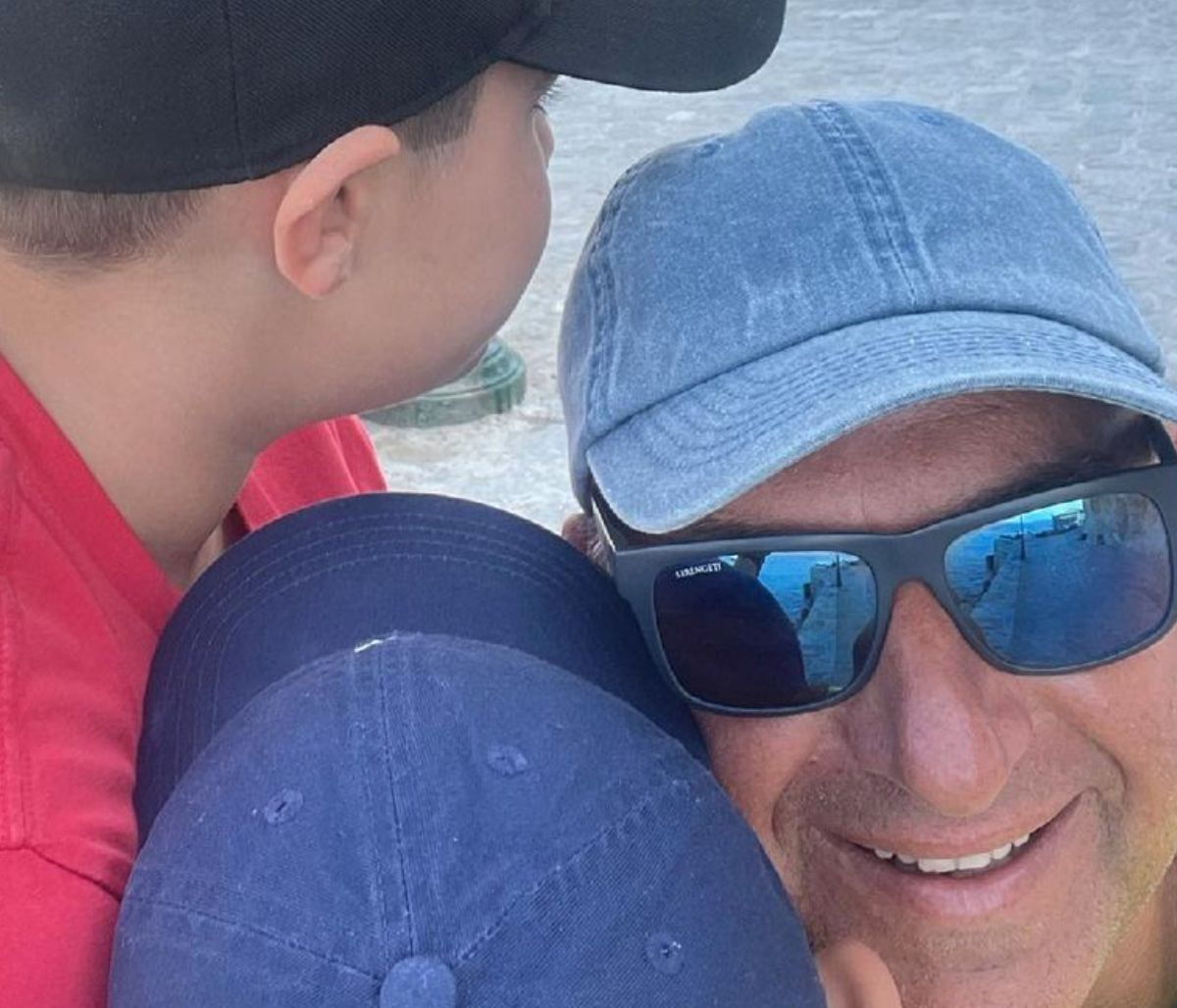 Γιώργος Λιάγκας:  Η συνάντηση του γιου του στην Τήνο με έναν παλιό γνώριμο