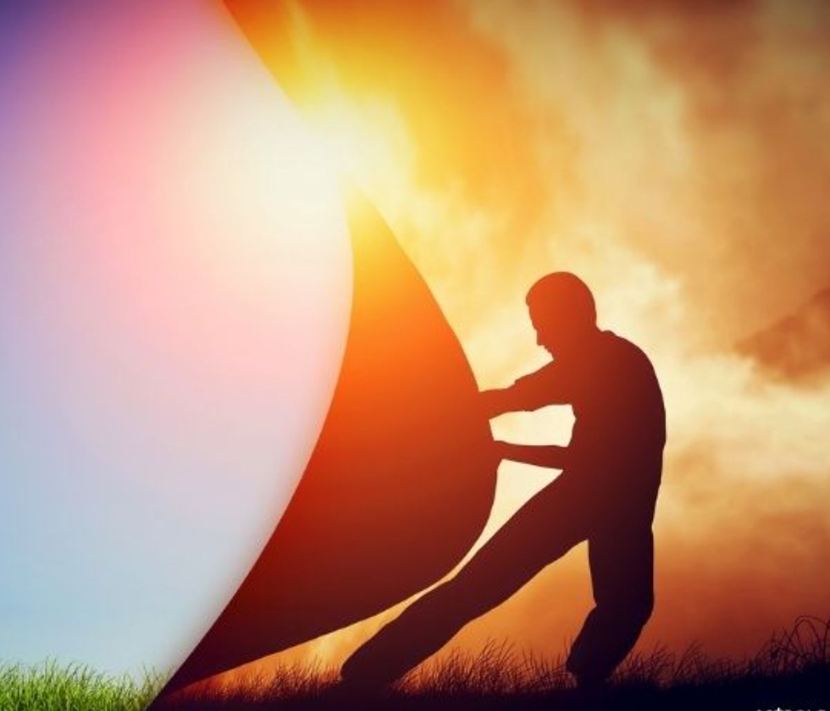 Αντίθεση Ήλιου- Πλούτωνα: Ένα τέλος και μια νέα αρχή