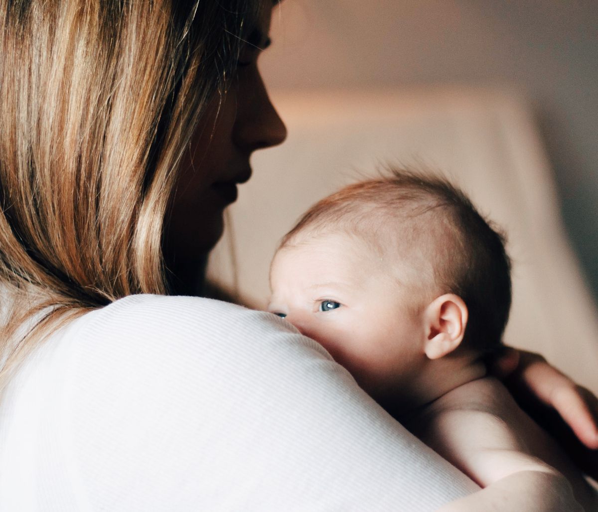 Τα μωρά γεννιούνται για να κάνουν θόρυβο και για να ξυπνούν μέσα στη νύχτα