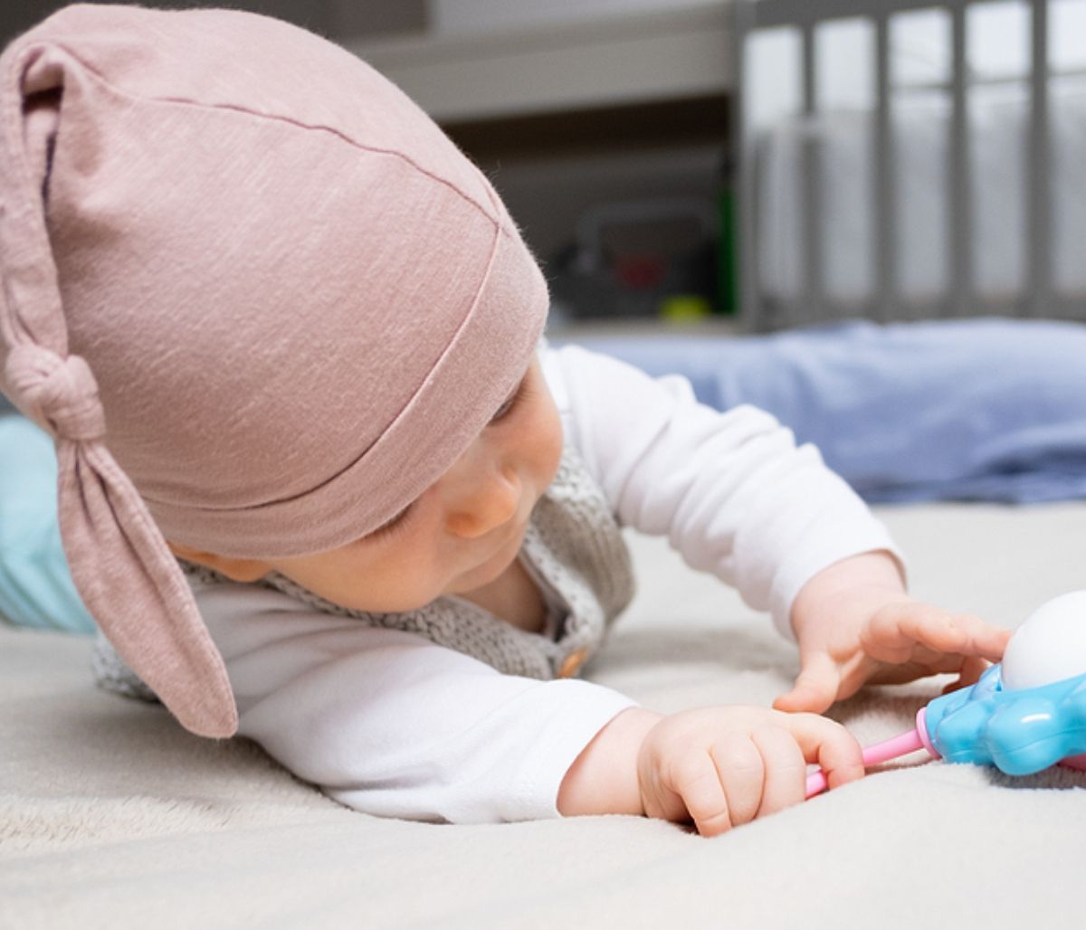 Βρεφικά παιχνίδια: Τρεις λόγοι για να αγοράσετε κουδουνίστρα στο μωρό