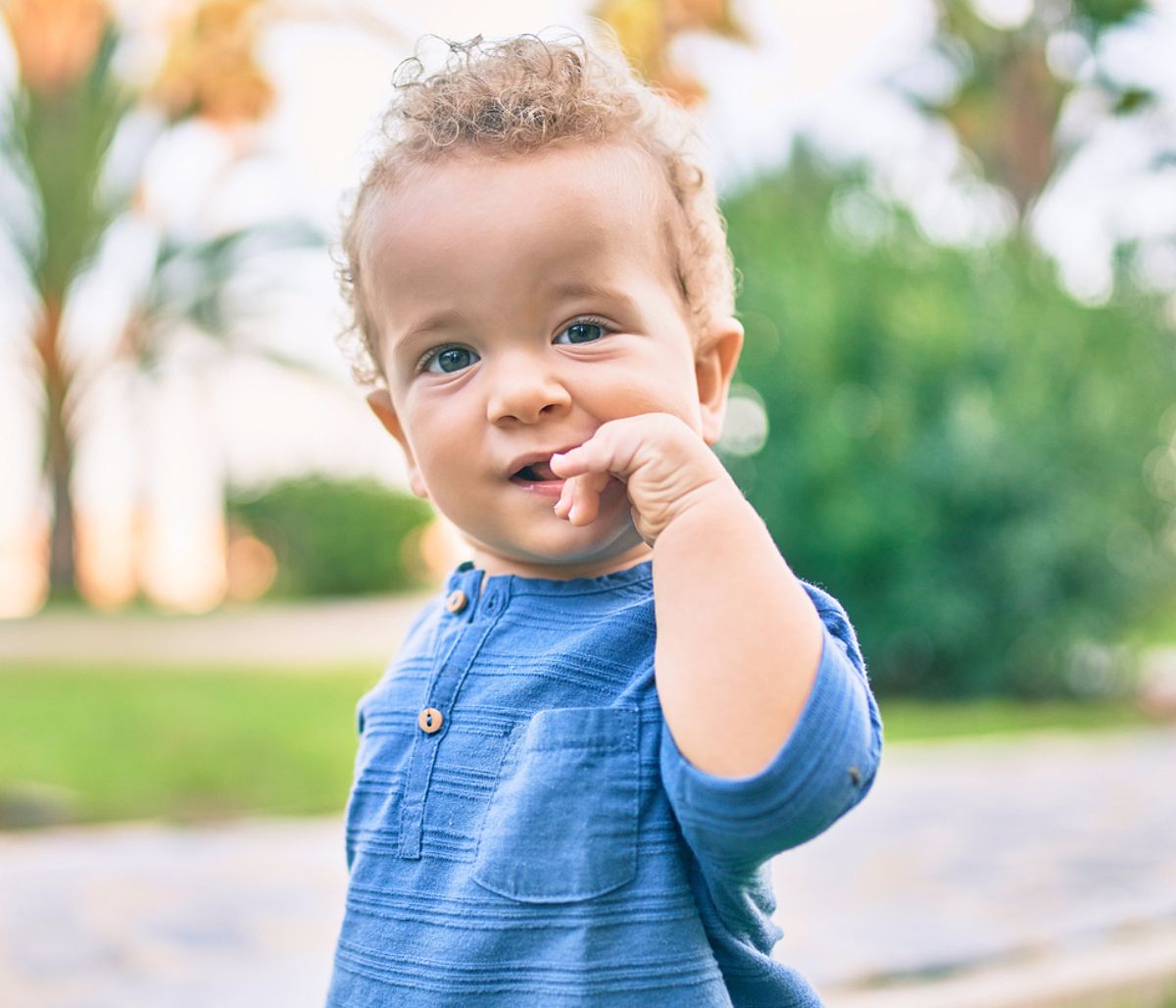 Πώς θα σταματήσει το νήπιο να βάζει αντικείμενα στο στόμα του;