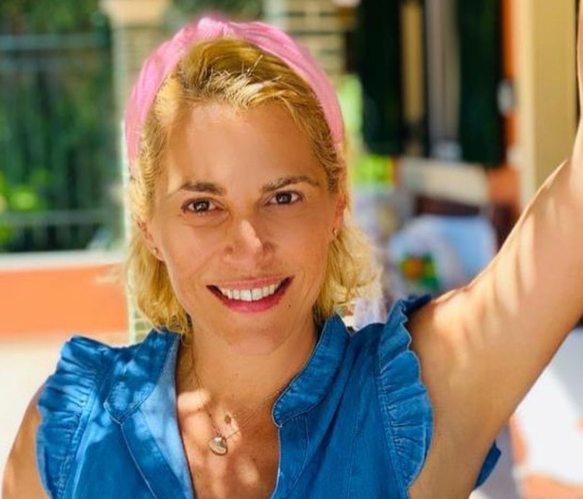 Τζένη Μπότση: Η καλοκαιρινή φώτο με τον σύντροφό της και την κόρη τους