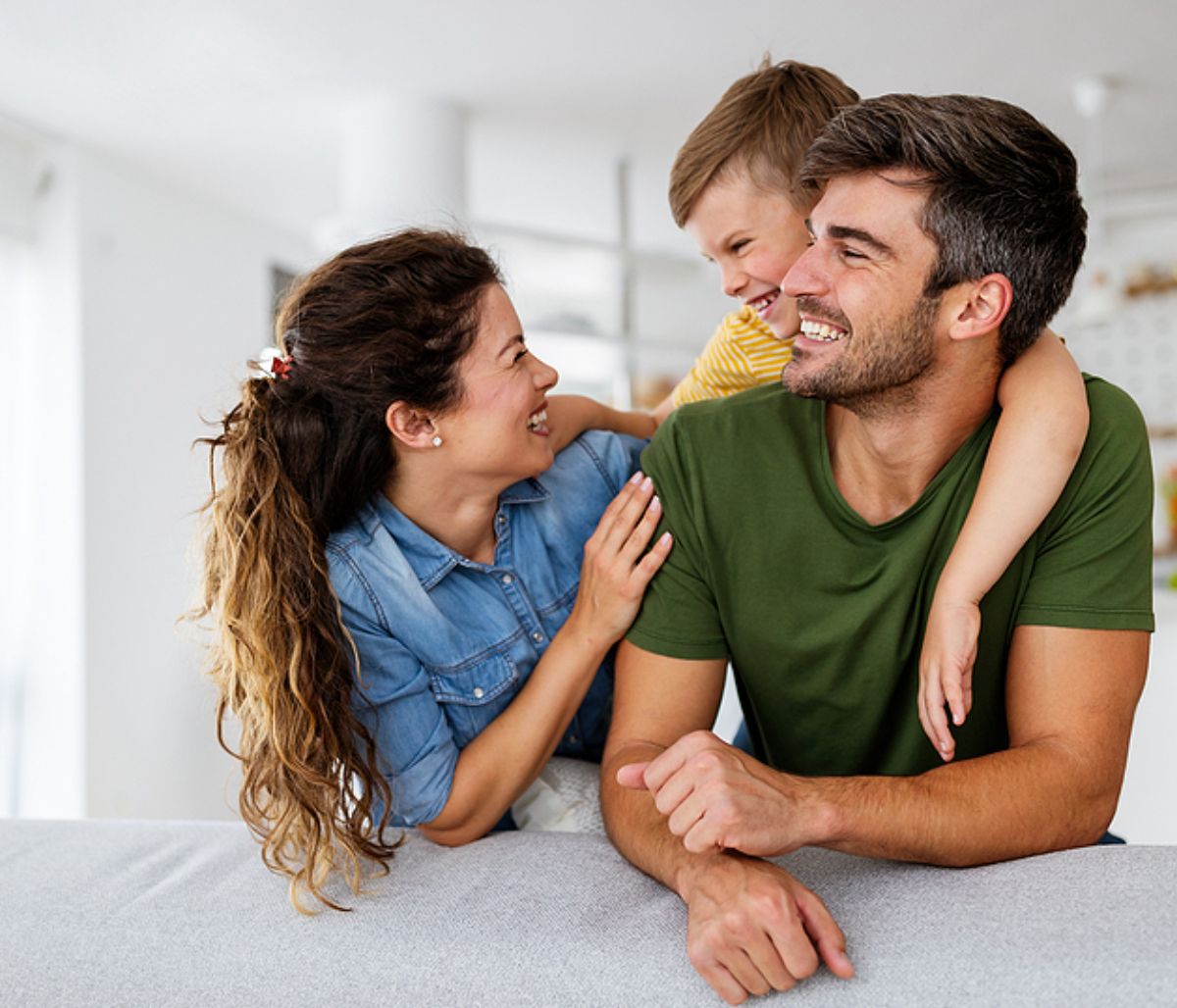 Θετική γονεϊκότητα: Γιατί δυσκολευόμαστε να την εφαρμόσουμε;