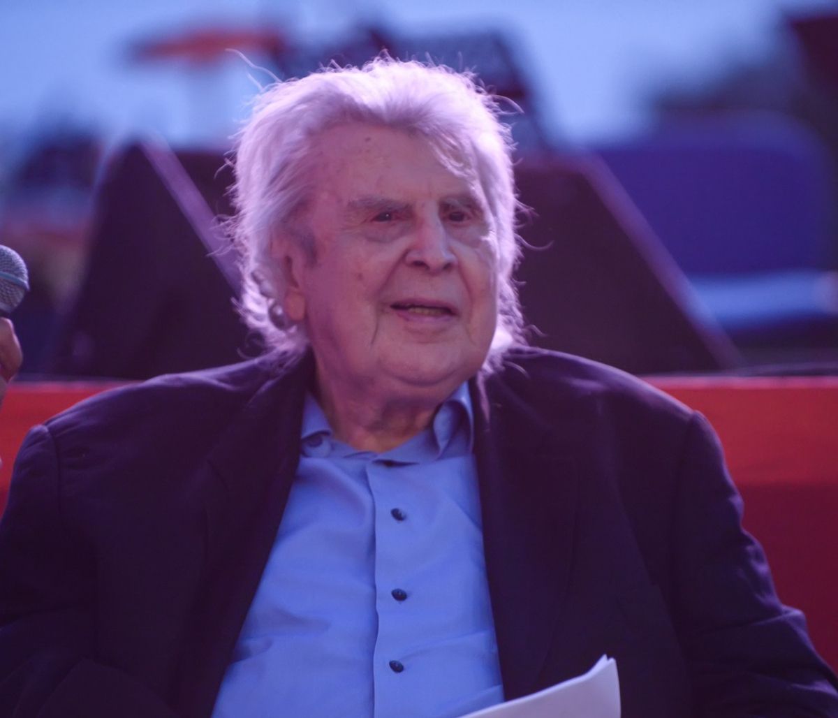 Πέθανε ο Μίκης Θεοδωράκης