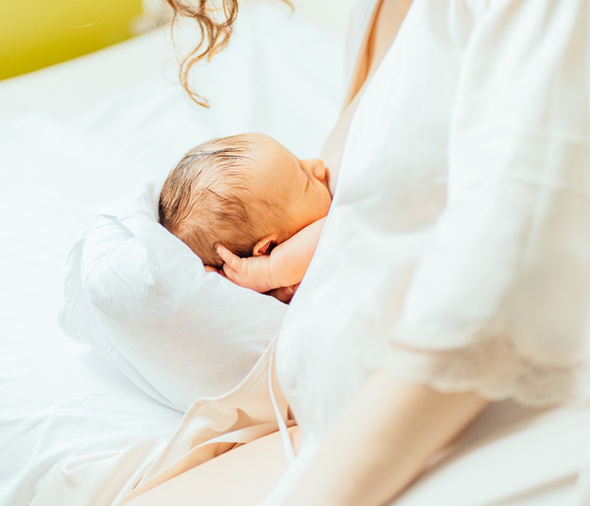 Θηλασμός: Με περπάτημα 11 χλμ. ισοδυναμεί η παραγωγή γάλακτος μιας μέρας