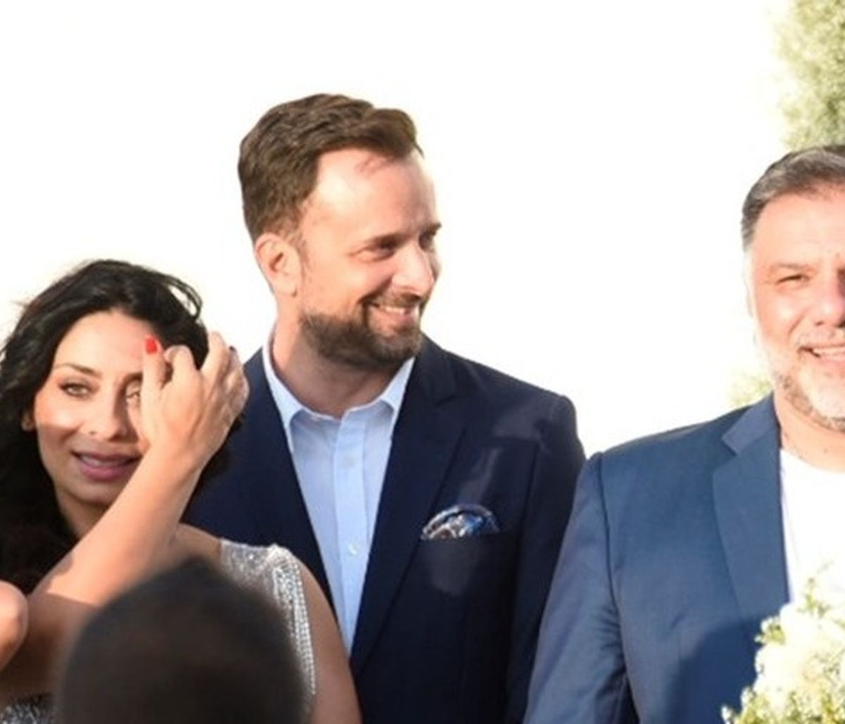 Γρηγόρης Αρναούτογλου: Έγινε κουμπάρος! Δείτε ποιον πάντρεψε - Ο Γιώργος Λιανός στο πλευρό του!