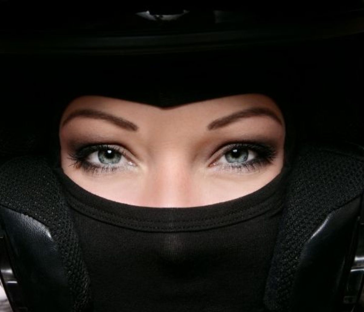 Τι λένε τα μάτια σου για σένα;