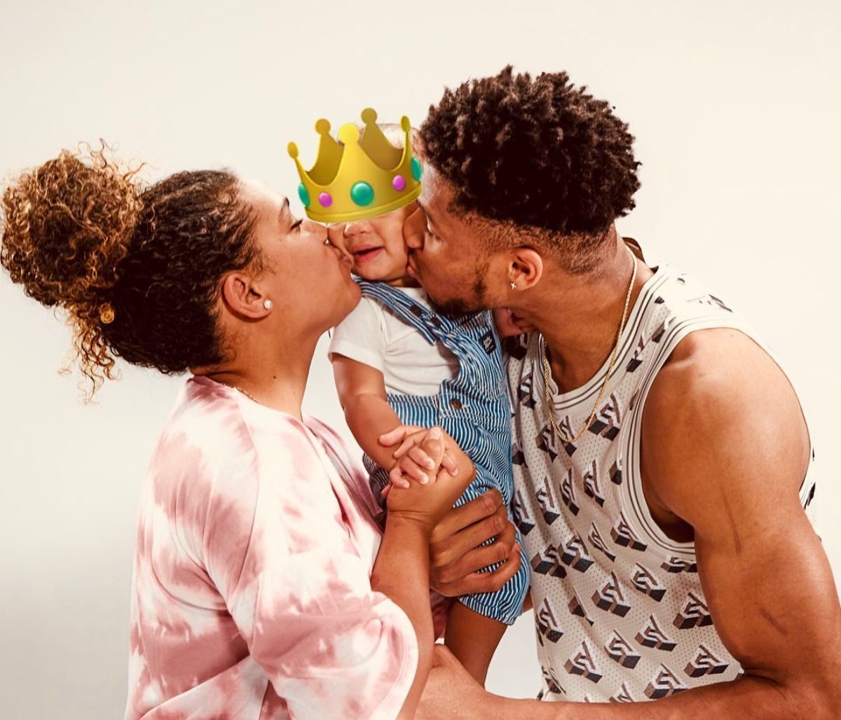 Γιάννης Αντετοκούνμπο: Φανταστική η νέα φωτογραφία με τους δυο γιους του