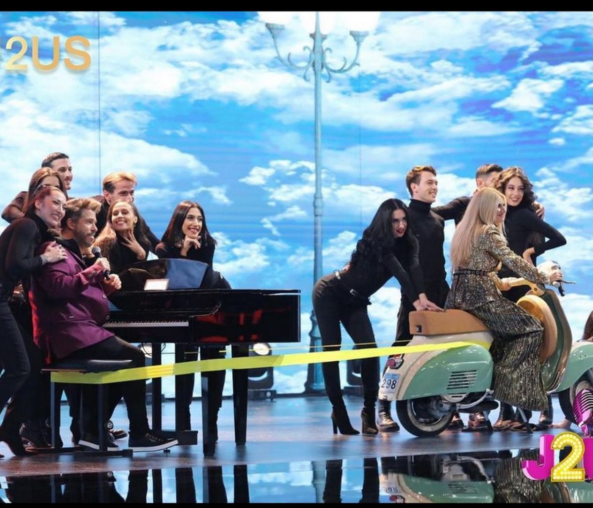 Χάρης Βαρθακούρης – Άννα Μαρία Ψυχαράκη: Χαμός στο twitter με τη μητέρα της για τον χρόνο στο J2US