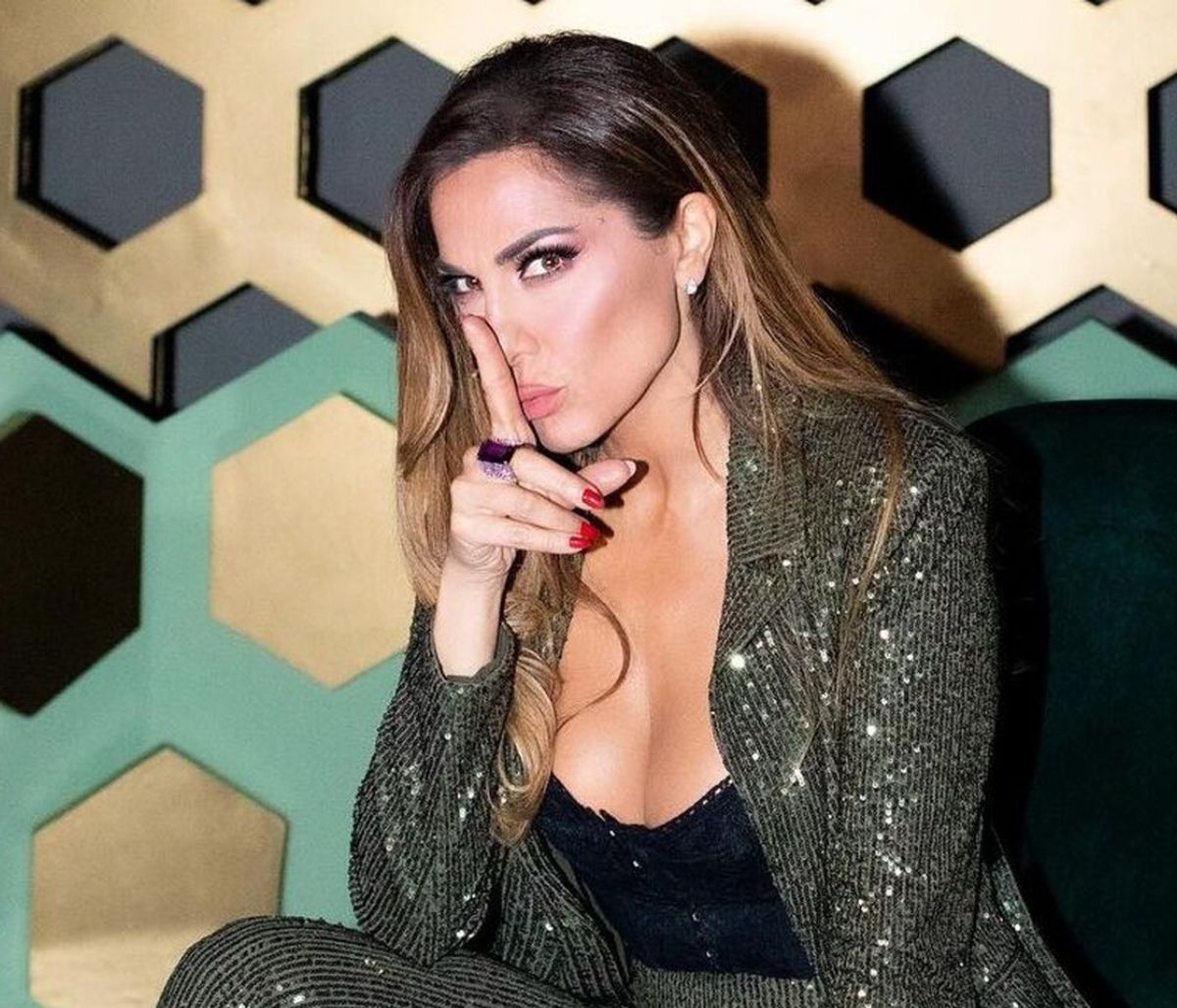 Η Δέσποινα Βανδή απέφυγε... μαεστρικά τις δηλώσεις - Είδε τους ρεπόρτερ και... «έγινε Λούης»!