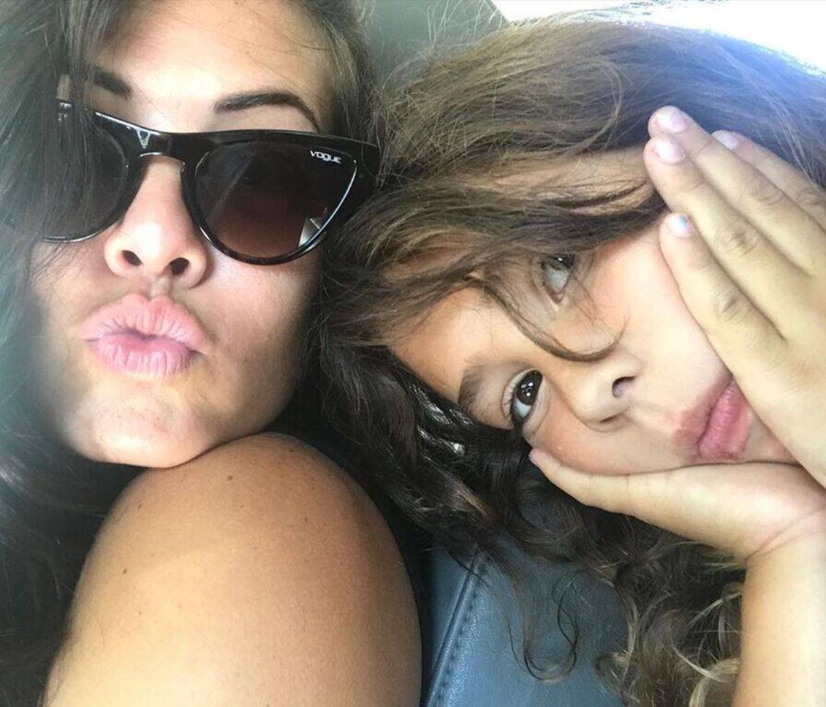 Ισμήνη Αϊβάζη: Είχε γενέθλια - Δείτε τις αναρτήσεις που έκαναν οι γονείς της