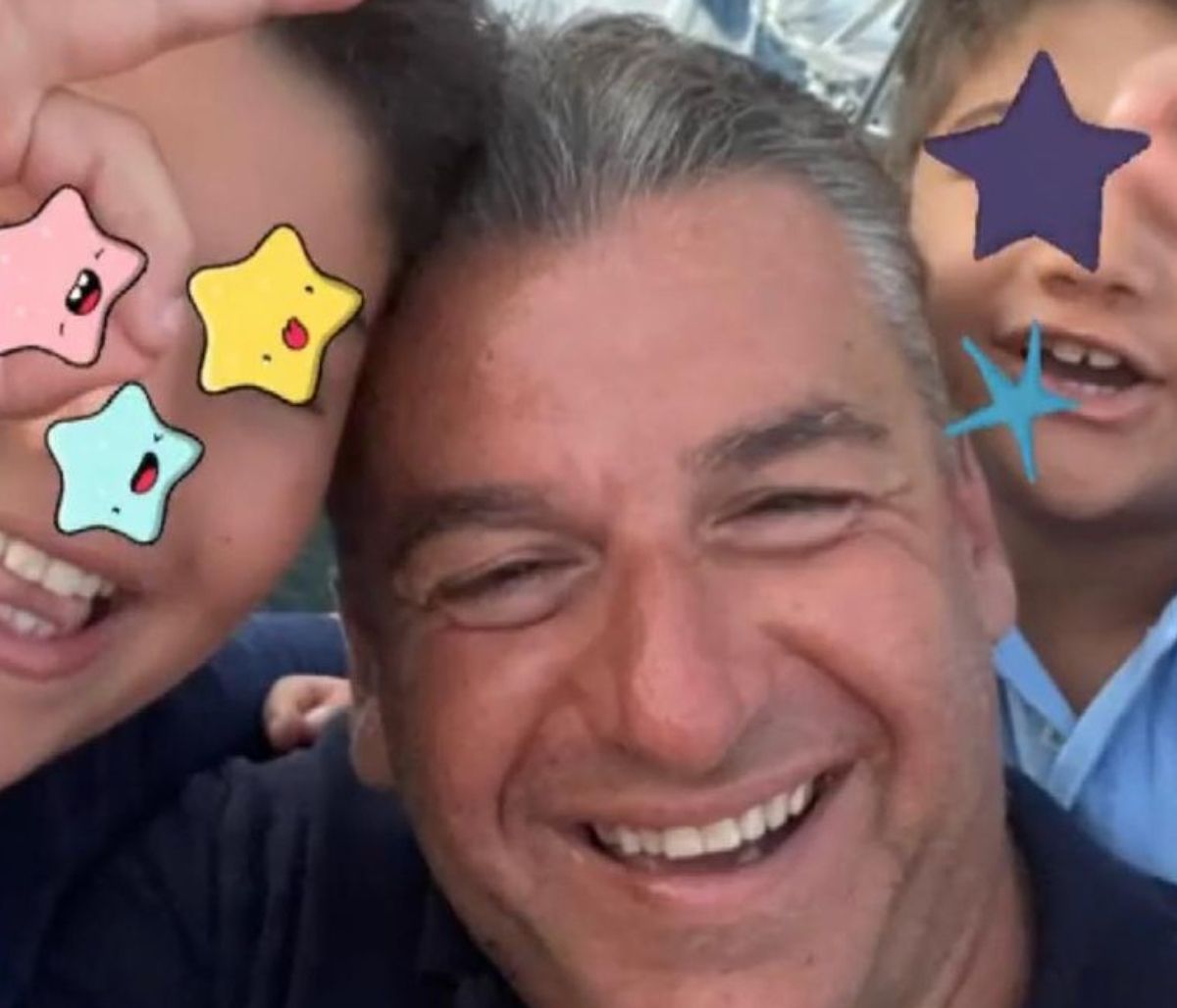 Γιώργος Λιάγκας: Στόλισε με τους γιους του για τα Χριστούγεννα – Δείτε φώτο