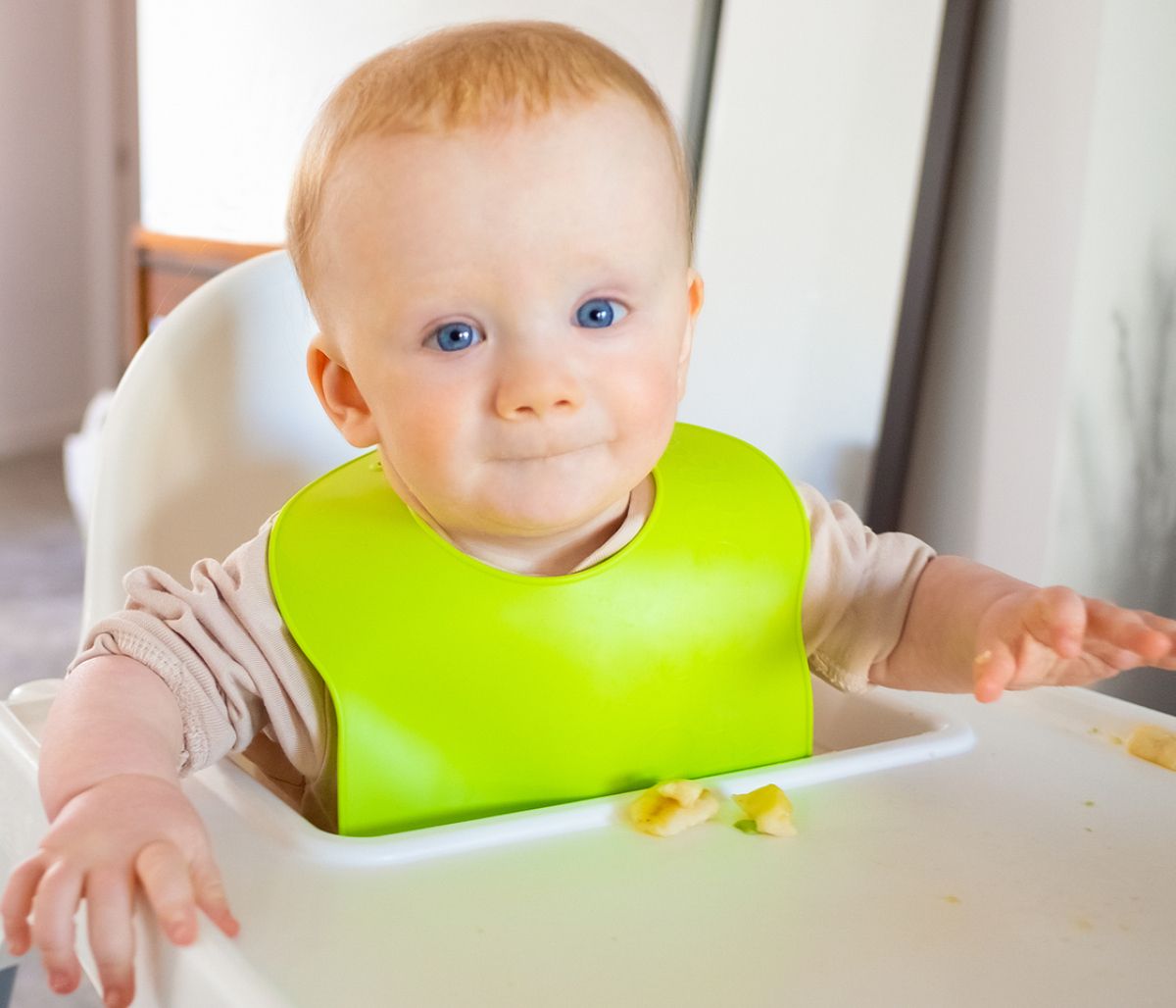 Πώς θα καταλάβετε ότι το μωρό είναι έτοιμο να ξεκινήσει τις στερεές τροφές;