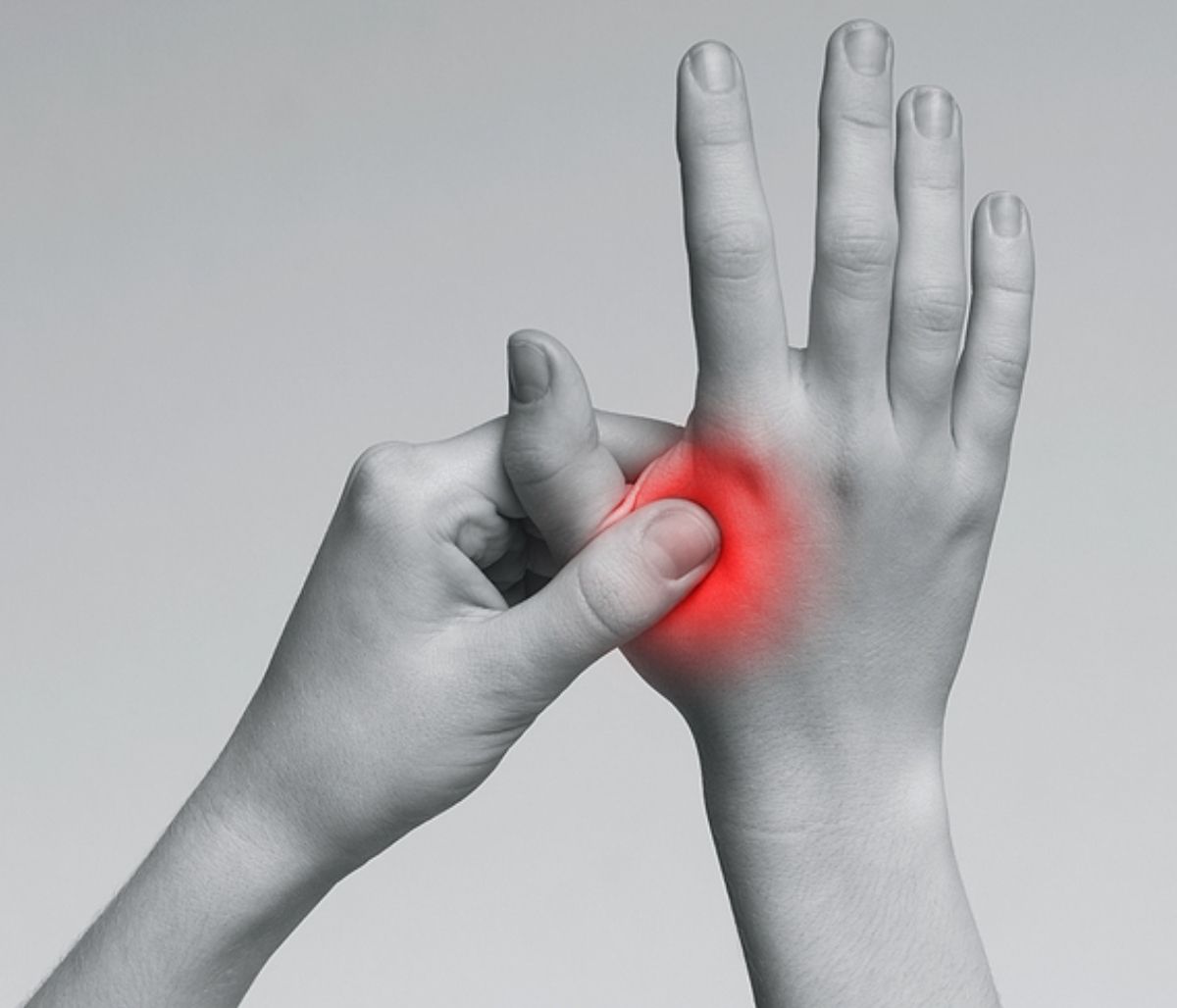 Μούδιασμα στα δάχτυλα: Ποιες παθήσεις υποδεικνύει (εικόνες)