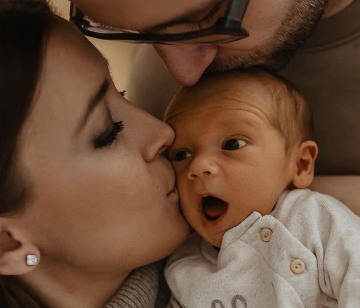 Φωτογράφος απαθανατίζει μωρά σε ξεκαρδιστικές πόζες (εικόνες)