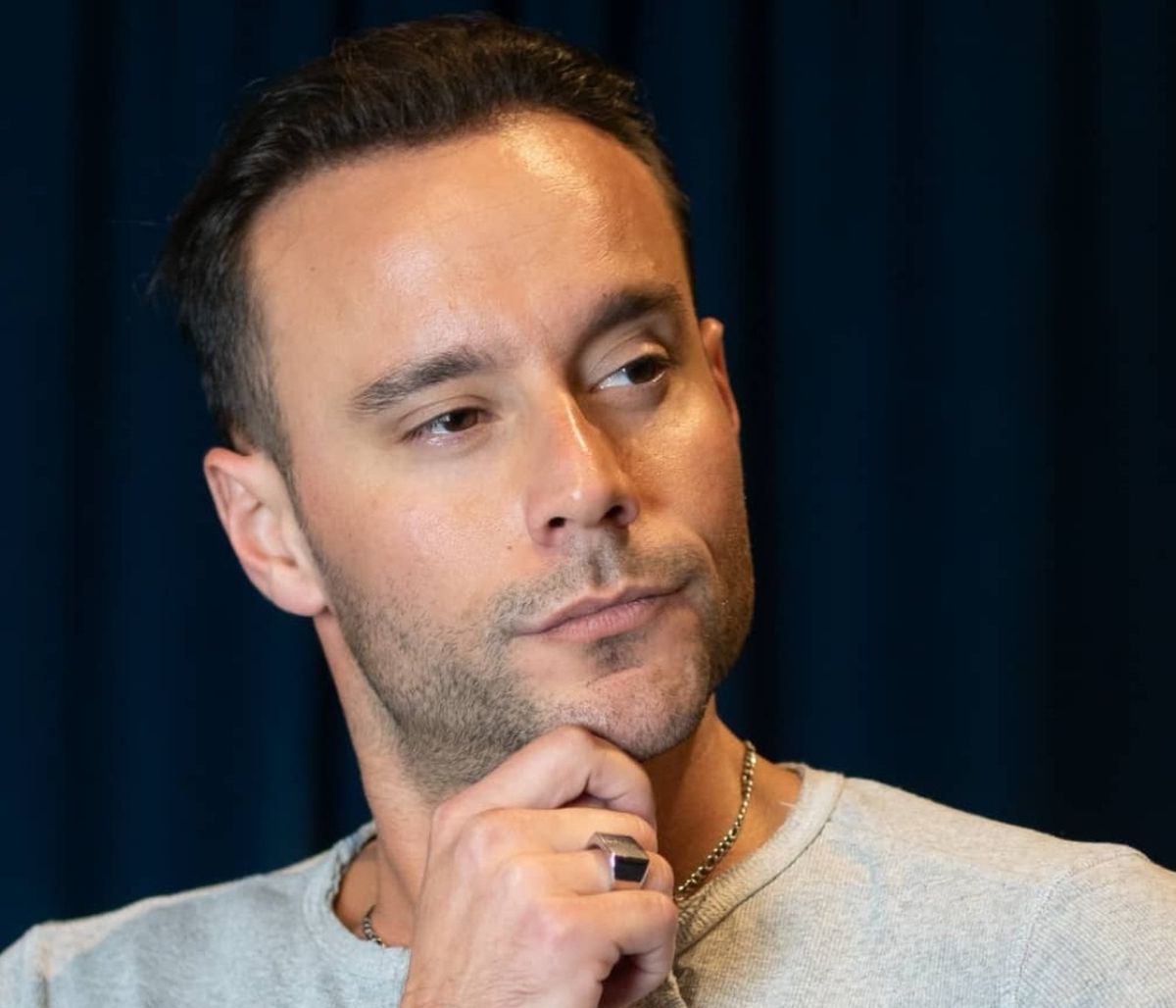 Ορφέας Παπαδόπουλος: Ζει στην επαρχία και ασχολείται με ζωγραφική και δερματοστιξία