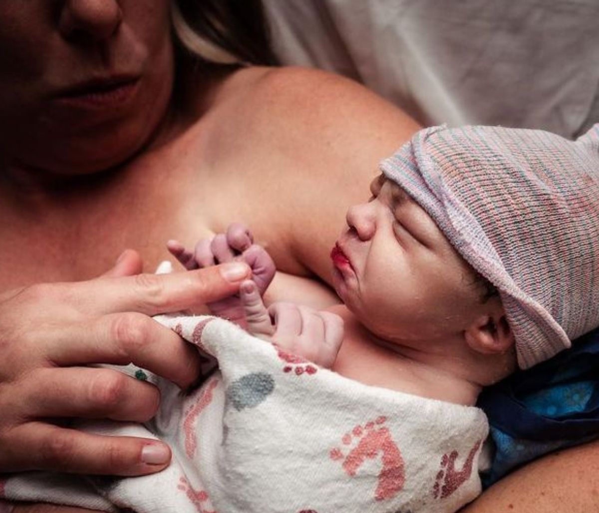 «Όλος ο κόσμος στην αγκαλιά σου»