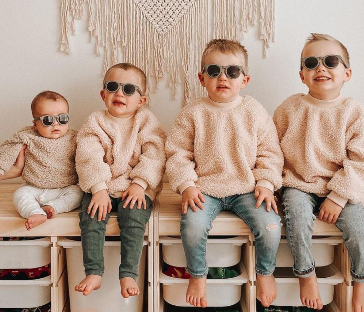 Μαμά δημοσιεύει απίθανες φωτογραφίες των τεσσάρων παιδιών της (εικόνες)