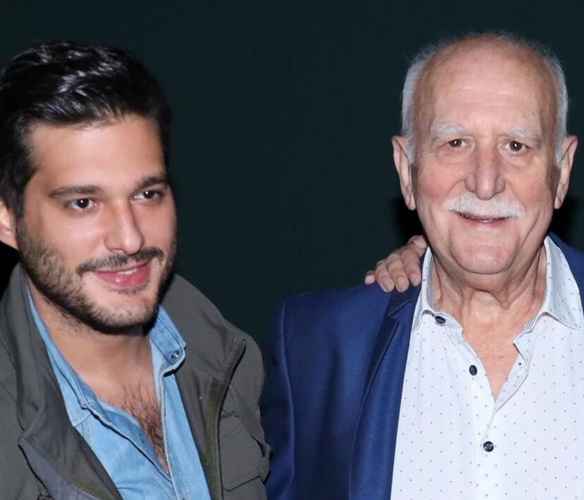 Φοίβος Παπαδάκης: Η ηλικία, οι σπουδές, η κούκλα σύντροφός του και οι κόντρες με τον πατέρα του