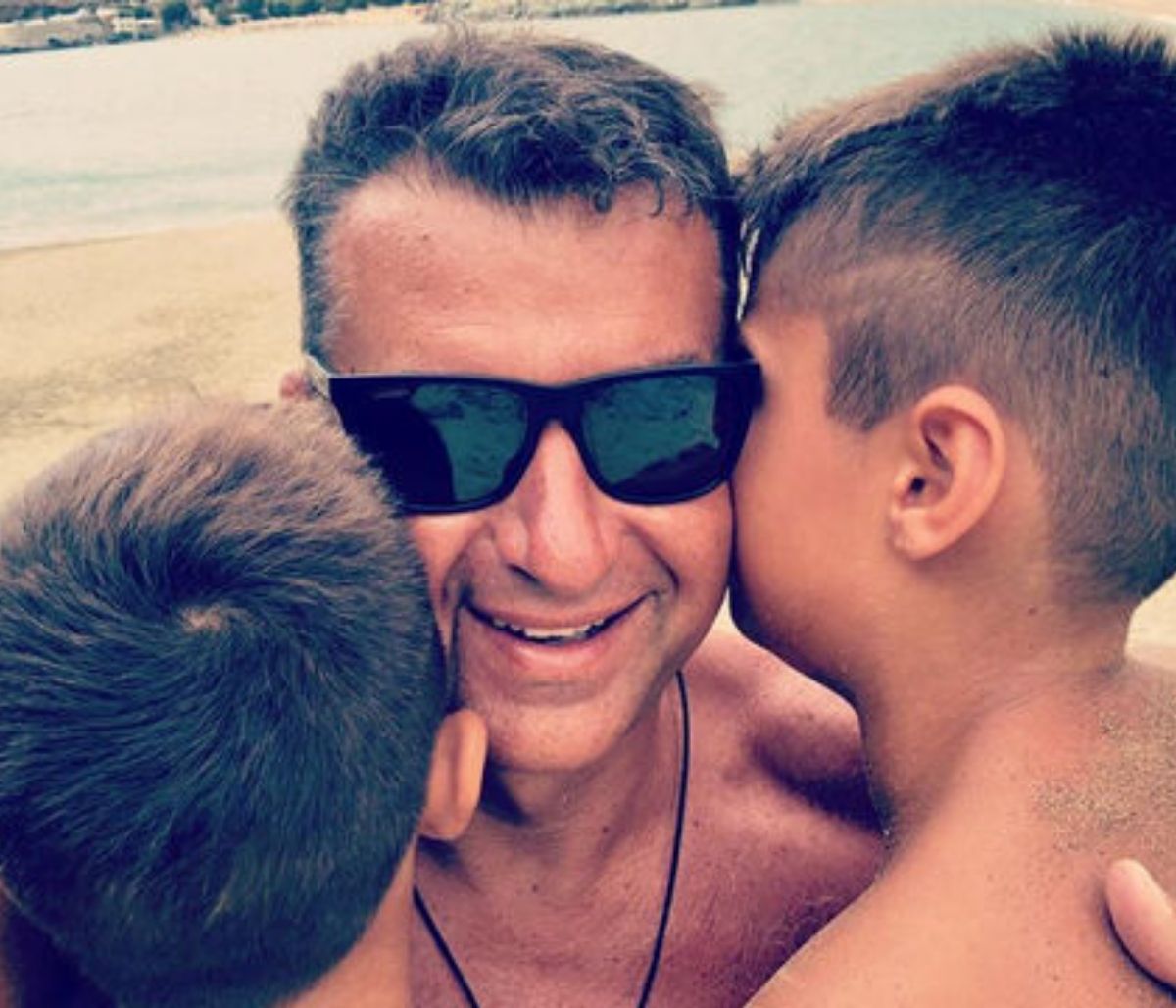 Λιάγκας - Σκορδά: Ο μικρός τους γιος ξεκίνησε τα μπάνια (εικόνες)