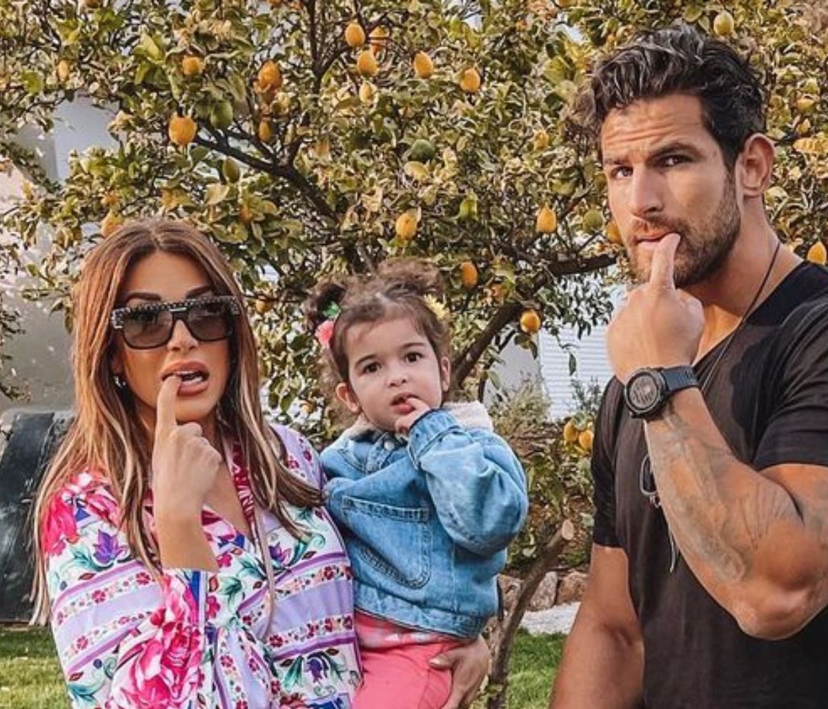 Ελένη Χατζίδου: Φωτογράφισε την κόρη της με ανοιξιάτικο λουκ