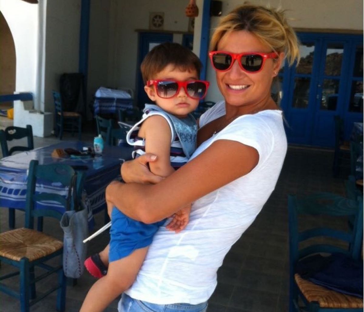 Ο Γιάννης Λιάγκας είχε γενέθλια και αυτές τις αναρτήσεις (έχουν και τούρτα) έκαναν οι γονείς του