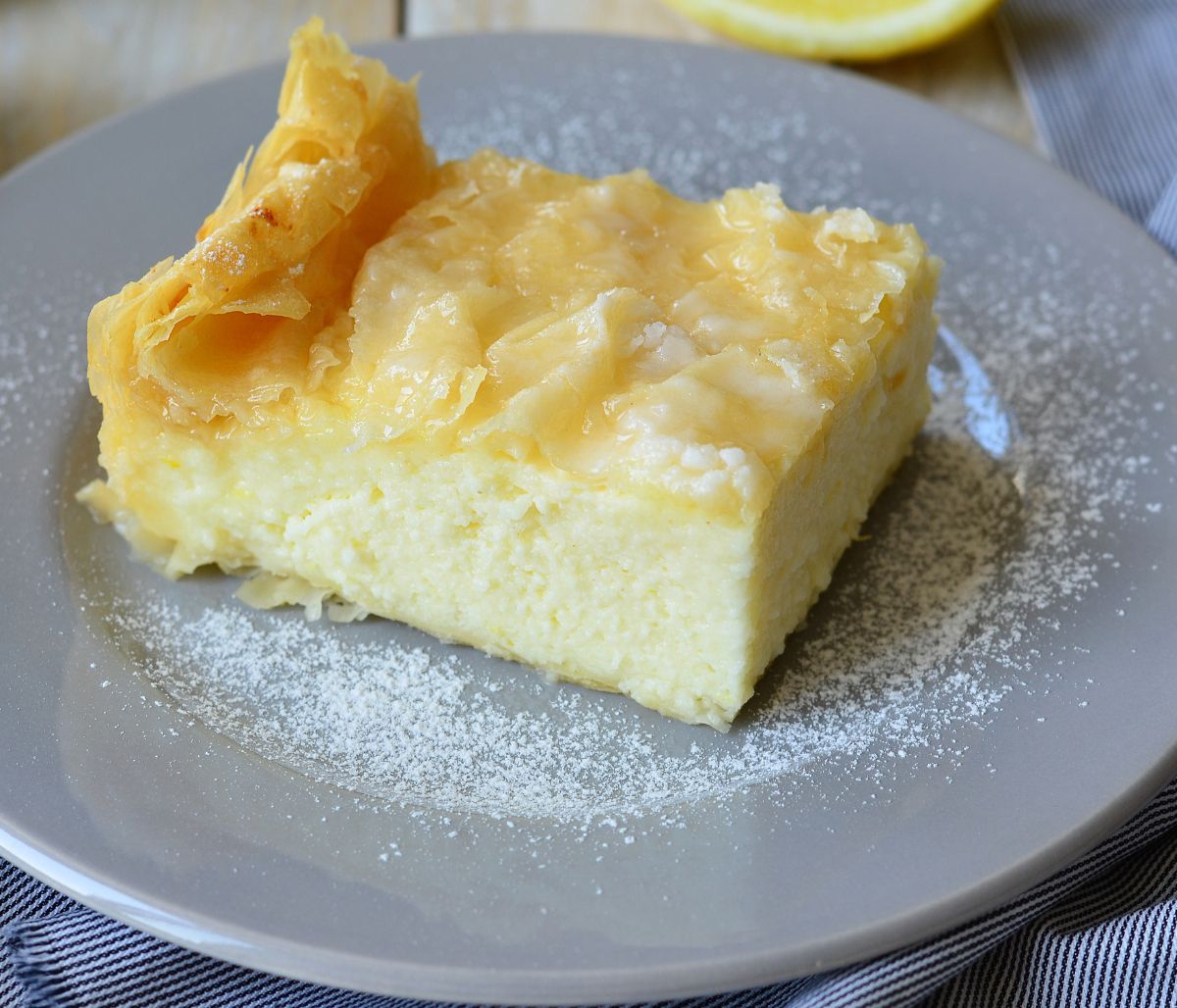 Εύκολη λεμονόπιτα με σιμιγδάλι χωρίς αλεύρι - Λιώνει στο στόμα