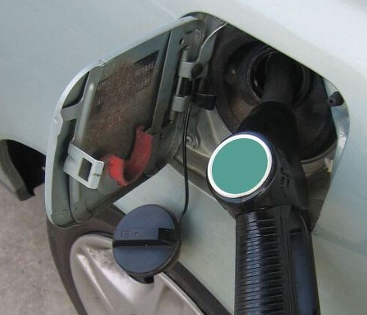 Επίδομα βενζίνης: Το λάθος που πρέπει να αποφύγετε - Συνεχίζονται οι αιτήσεις στο vouchers.gov.gr