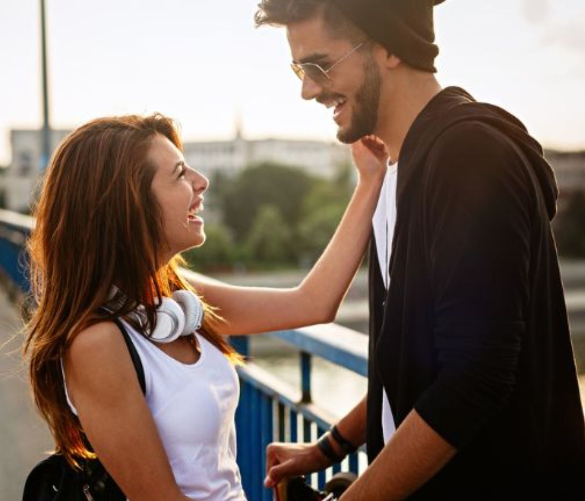 Τα ζώδια με τις περισσότερες πιθανότητες να κάνουν σχέση τον Μάιο