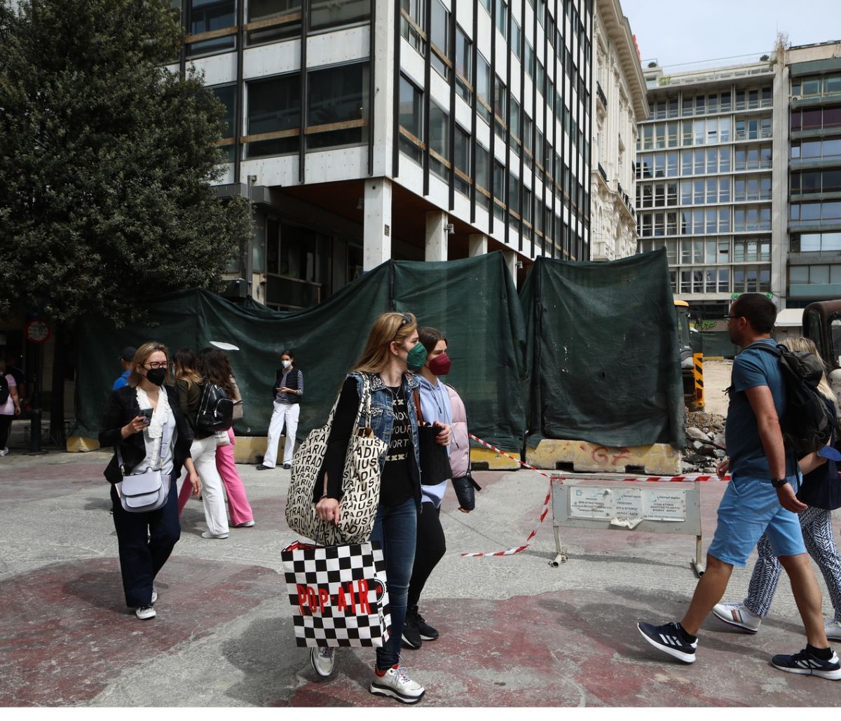 Νέο επίδομα 200 ευρώ: Ποιους θα αφορά η επανάληψη της επιταγής ακρίβειας