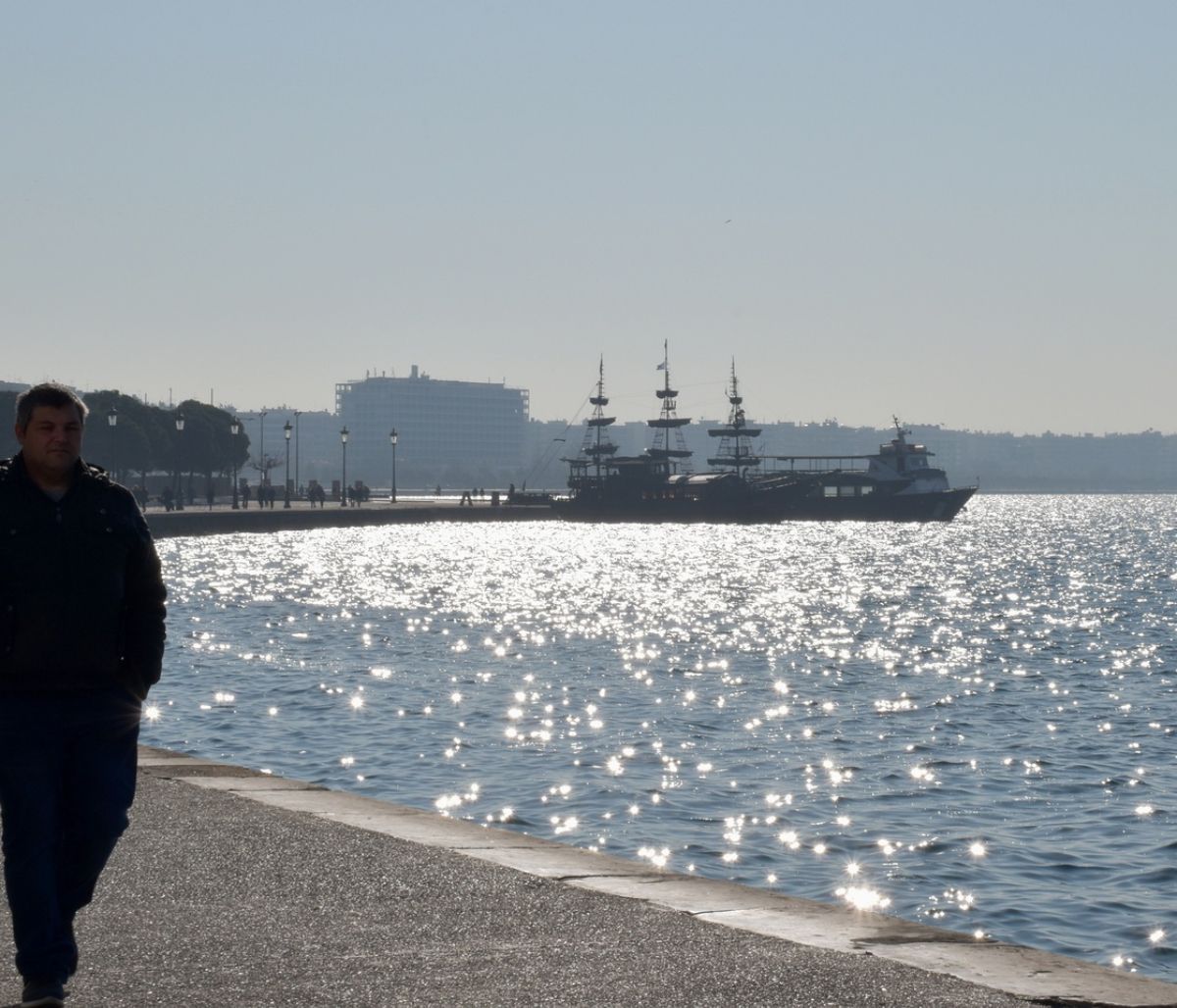 Σάκης Αρναούτογλου: «Θα αγγίξουμε 30άρια» - Πότε χαλάει ο καιρός