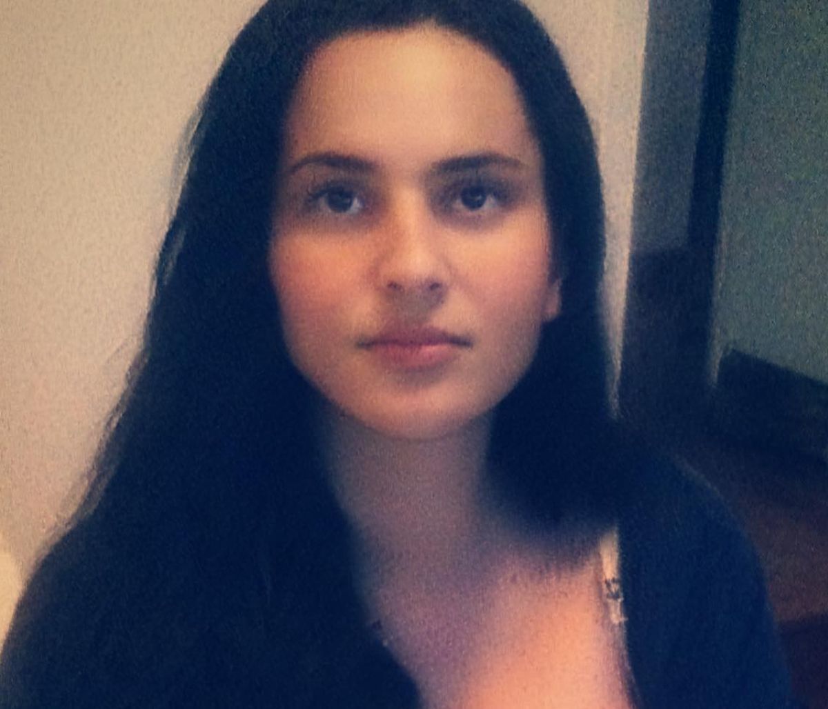 Φώτο από τα παλιά - Η Ζενεβιέβ Μαζαρί θηλάζει τη νεογέννητη κόρη της