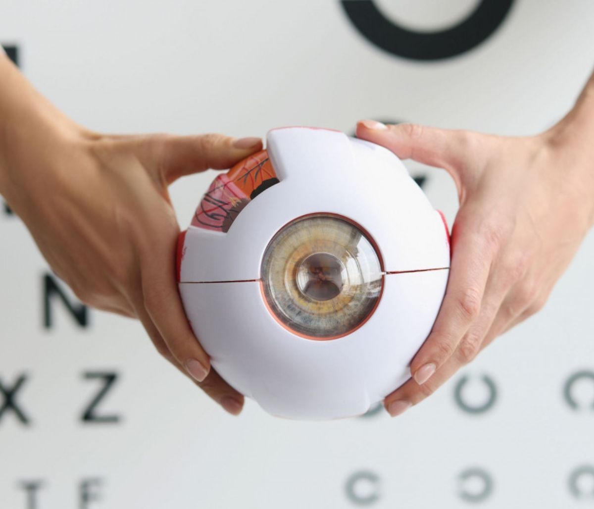 7 αυτοάνοσα νοσήματα που φαίνονται στα μάτια (εικόνες)