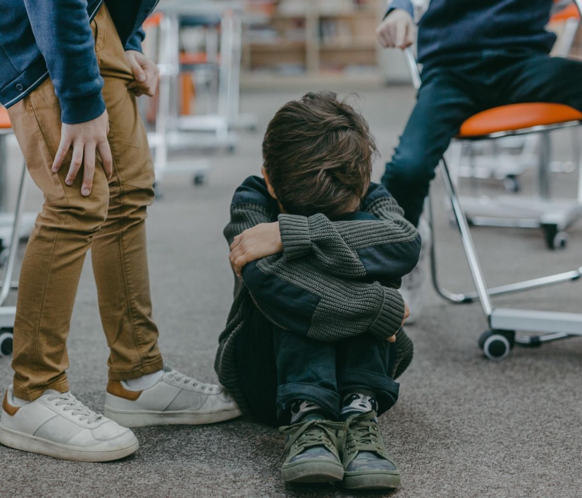 Συγκλονίζει μητέρα μαθητή: «Χτυπούσαν τον γιο μου κάθε μέρα στο σχολείο, του έσπασαν χέρι και πόδι»