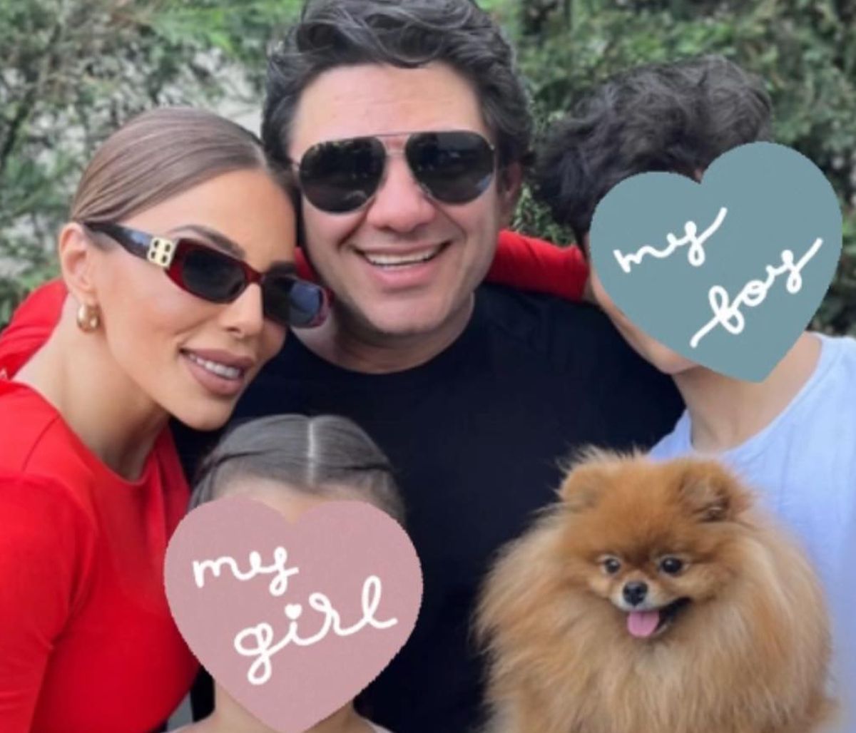 Kέλλυ Κελεκίδου - Νίκος Κουρκούλης: Φιλιά και αγκαλιές με την κόρη τους