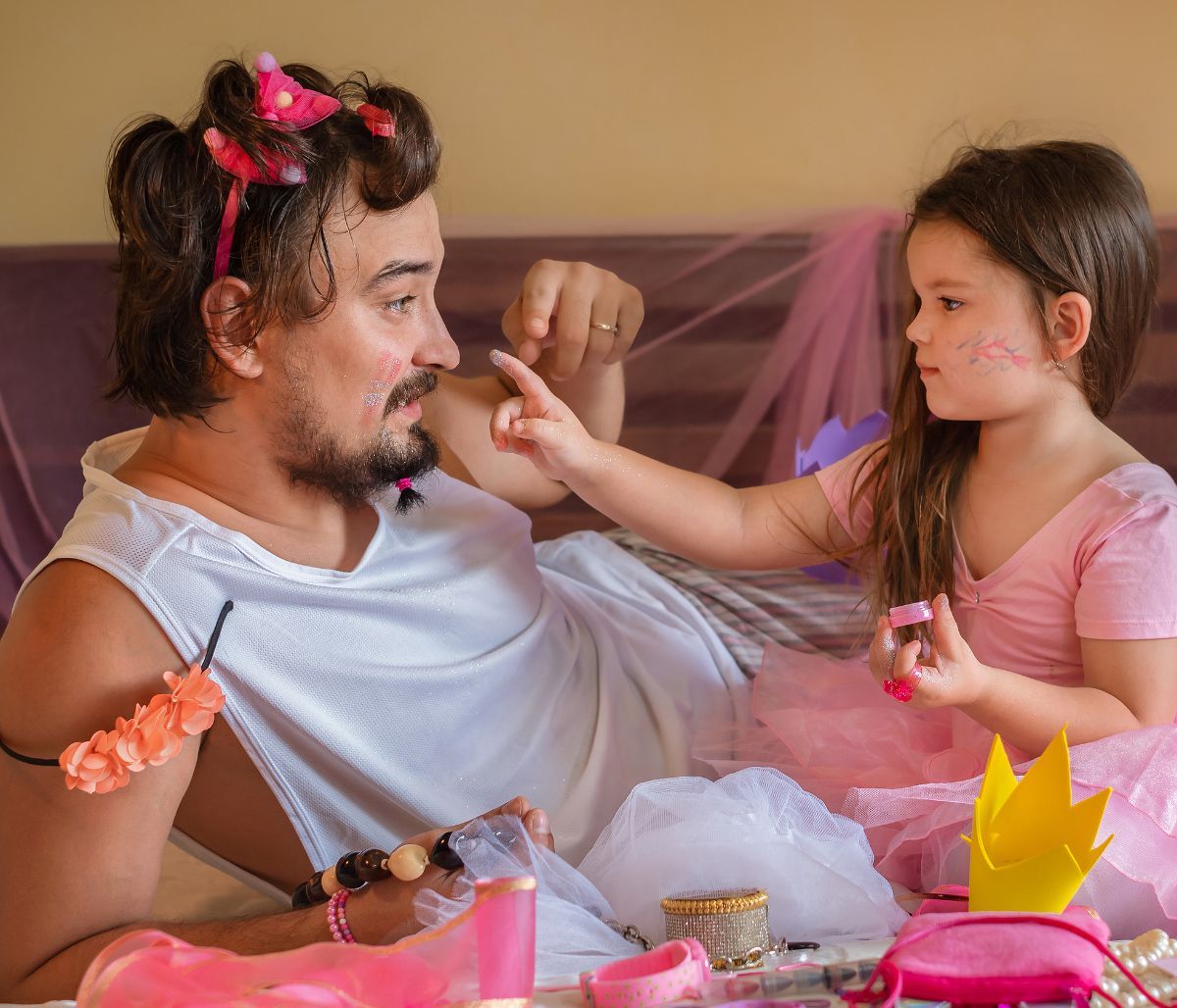 Ναι, οι μπαμπάδες μπορούν να προσθέσουν λίγη μαγεία στην καθημερινότητα των παιδιών