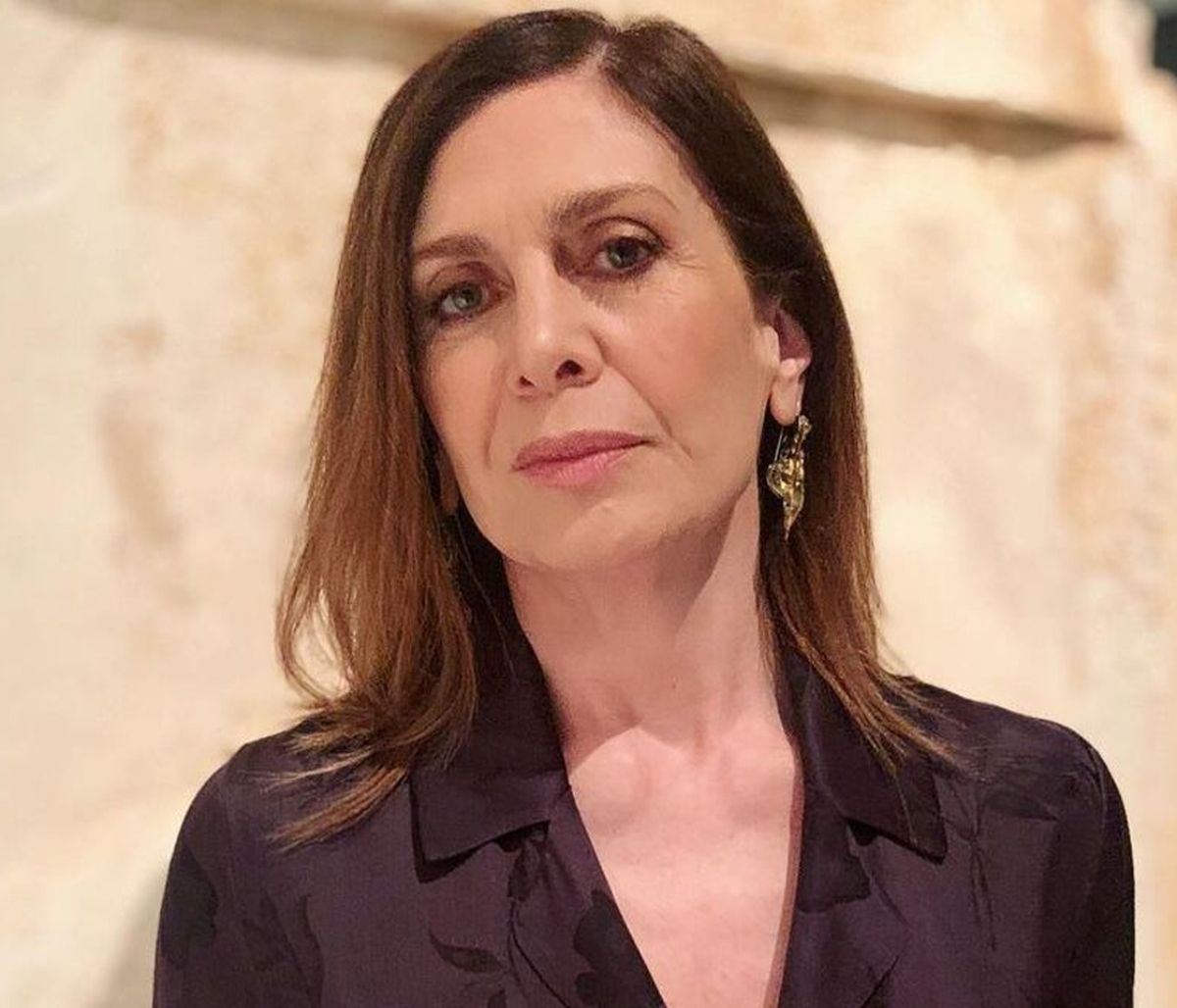 Άγριες Μέλισσες: Η Διδασκάλου αποχαιρετά το Διαφάνι έξω από το σπίτι των Σταμίρηδων - Επικό βίντεο