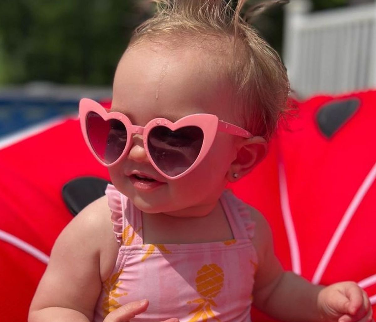 Γονείς φωτογραφίζουν τα μωρά τους σε πισίνες (εικόνες)