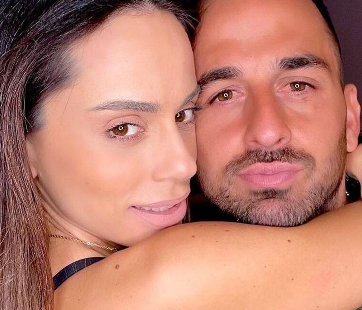 Αντωνά: Έτσι είναι το σπίτι που μένει με τον Σοϊλέδη- Οι μοντέρνες πινελιές και ο τεράστιος καναπές