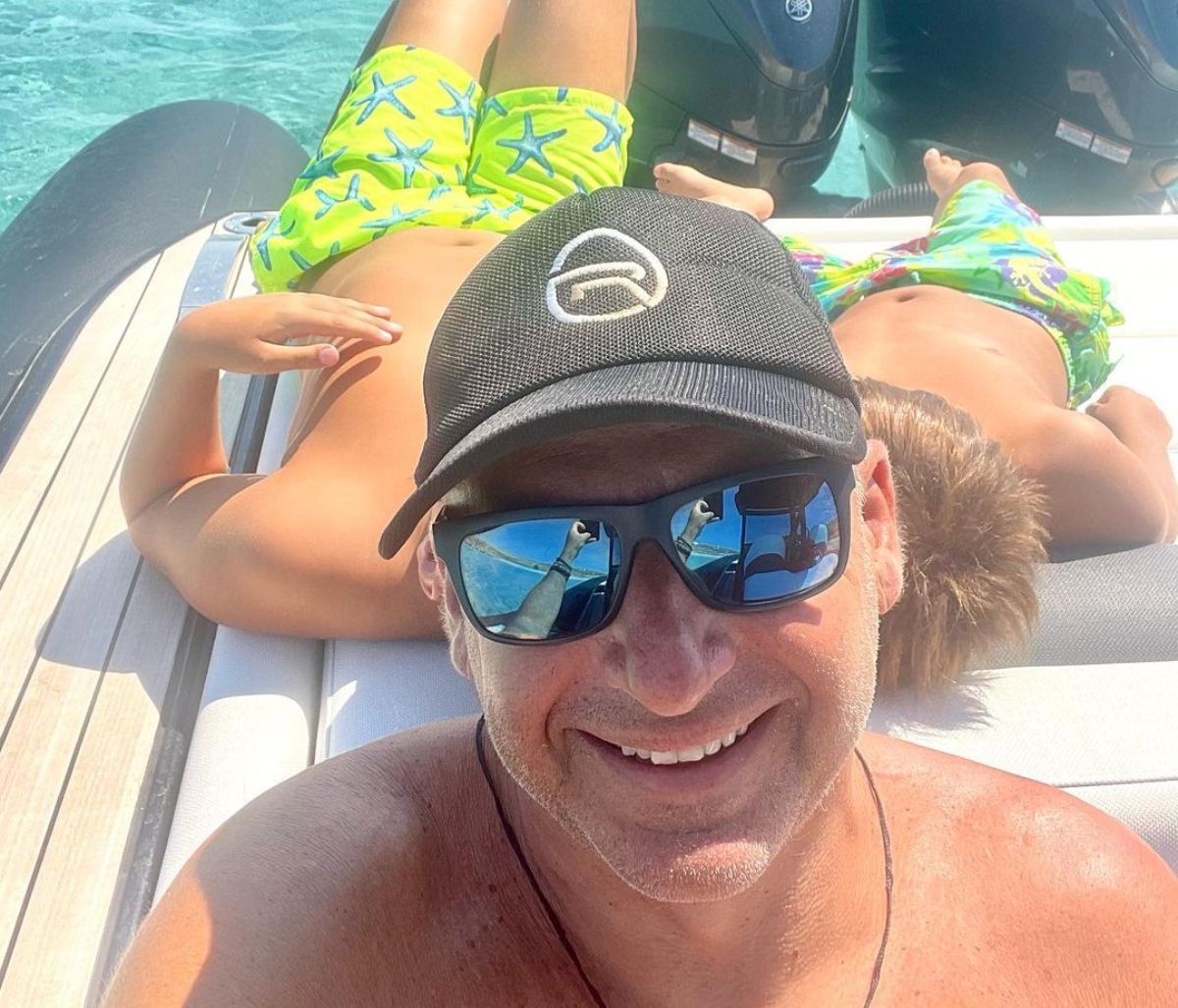 Γιώργος Λιάγκας: Το πρωινό με θέα και οι κρυμμένοι παράδεισοι των γιων του