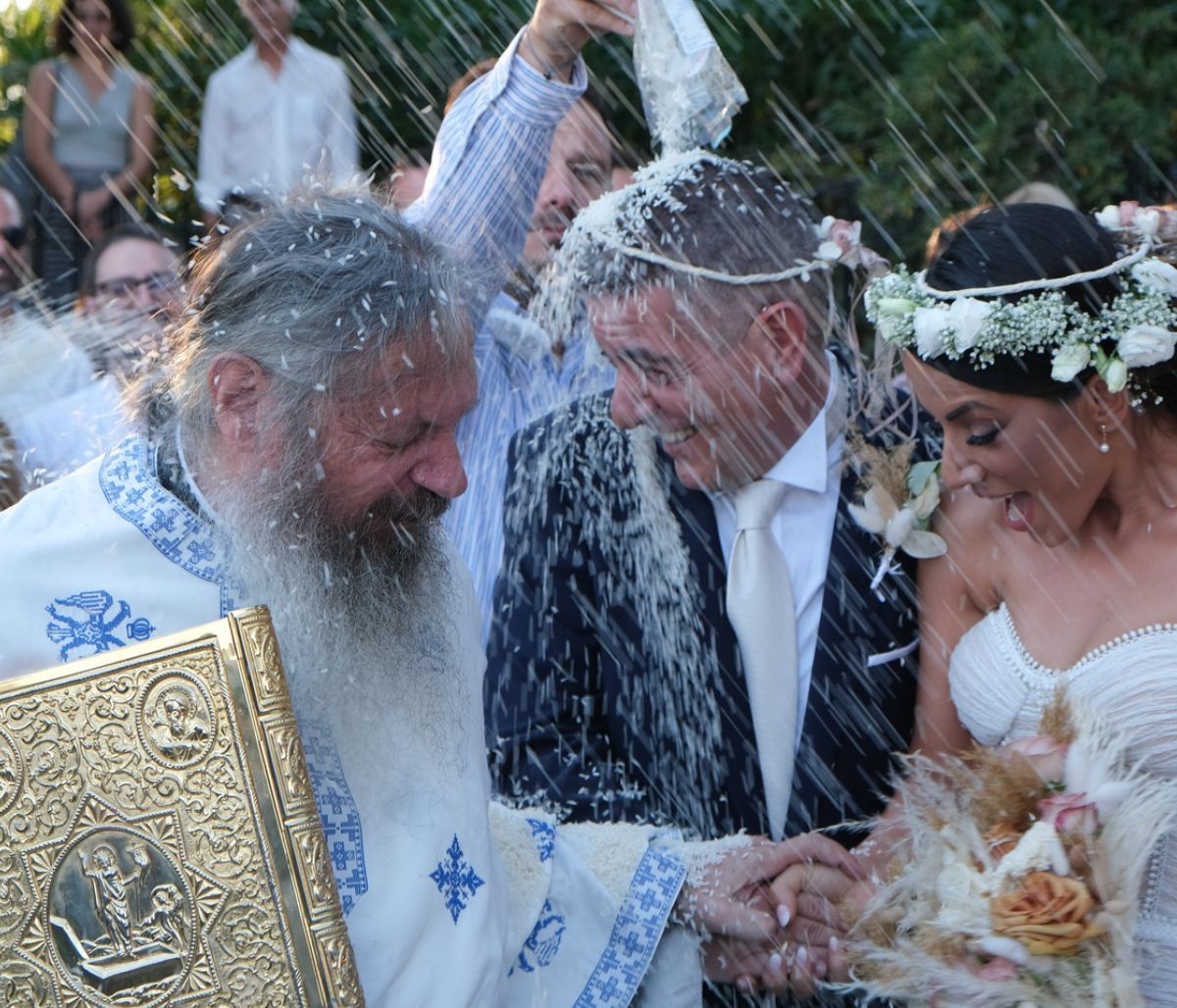 Ευλαμπία Ρέβη: Βγαλμένο από άλλη εποχή το υπέροχο νυφικό της δημοσιογράφου