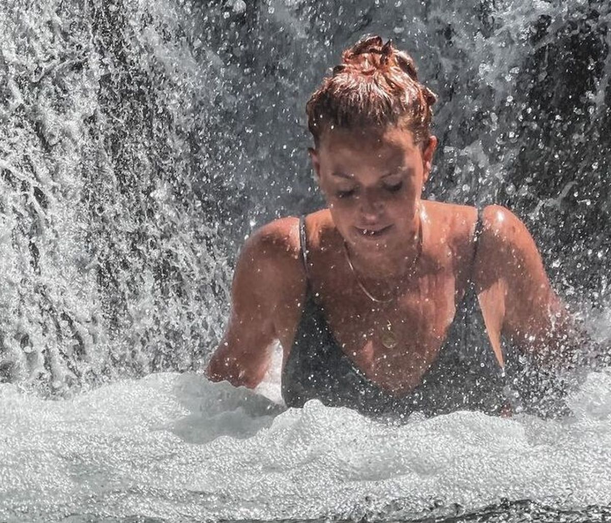 Χρηστίδου: Οι πρώτες φωτό με μαγιό – Άχαστο το βίντεο με μπικίνι και σορτς στον Φαράγγι του Φονιά