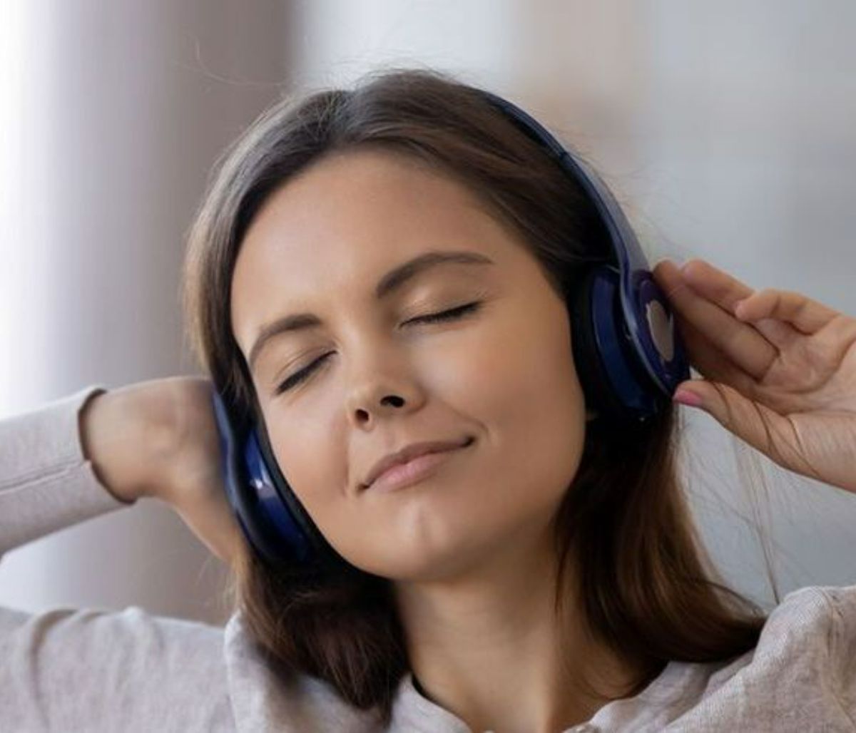 Ακούτε τις αγαπημένες σας μελωδίες; Θα μπορούσαν να λειτουργήσουν ως παυσίπονο - μελέτη