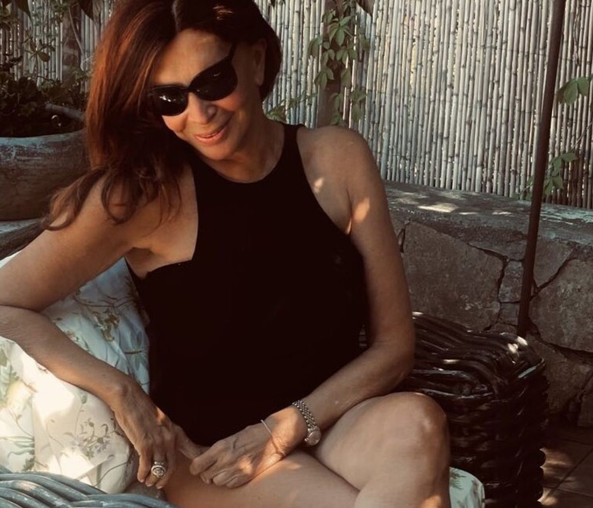 Μιμή Ντενίση: Σικάτη ακόμη και για ψώνια στο χωριό! Το αξεσουάρ που απογείωσε την εμφάνισή της