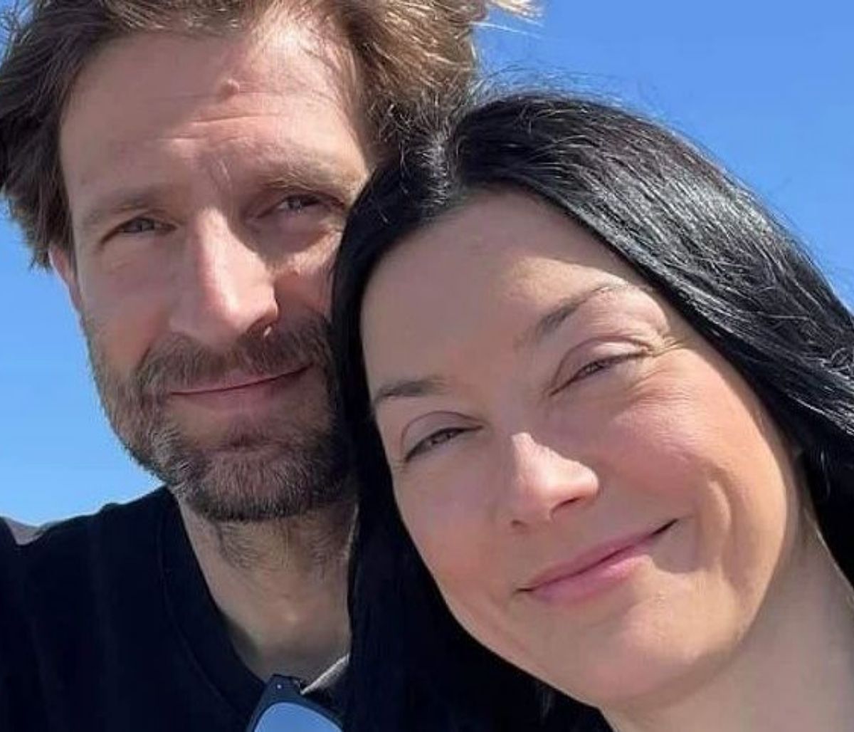 Μάξιμος Μουμούρης: Η οικογενειακή φωτογραφία με τις τρεις κόρες του στην Τήνο