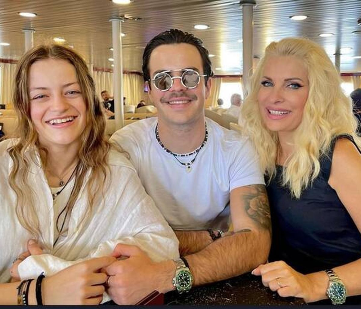 Η Μενεγάκη στο Ιόνιο και ο Άγγελος Λάτσιος στην Άνδρο με την Γαία - Η νέα αλλαγή στο στυλ του