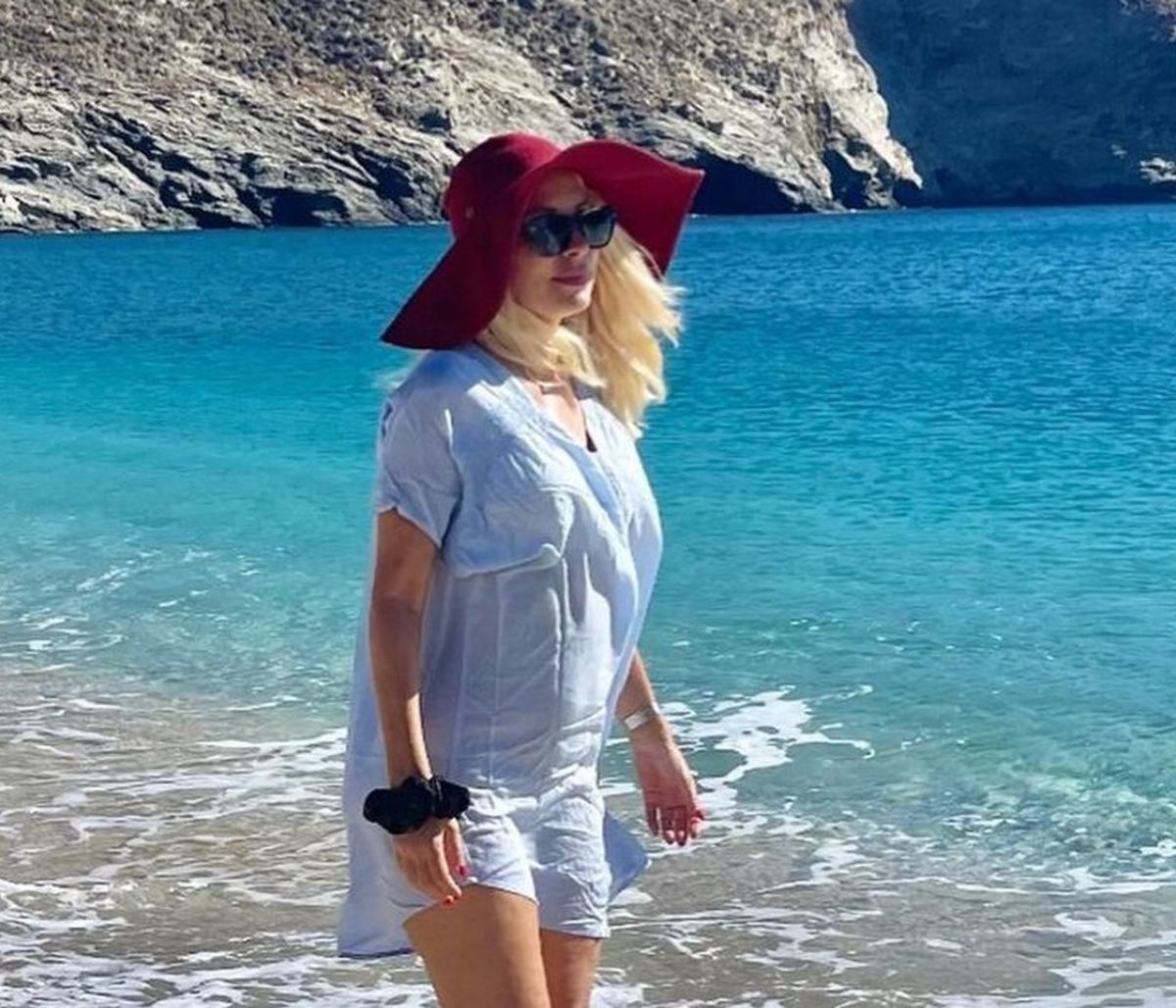 Ελένη Μενεγάκη: Η οικογενειακή φώτο έφερε αποκαλύψεις – Ο διάλογος με την Γερμανού