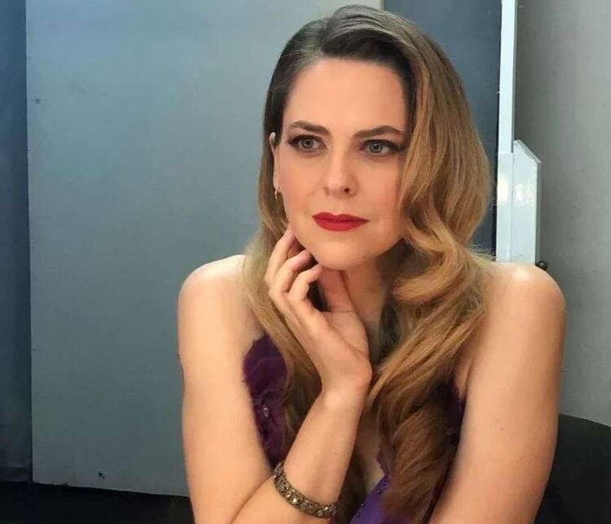 Ρένα Μόρφη: Ποζάρει με το μαγιό της και πάθαμε πλάκα- Έτσι είναι το σώμα της χωρίς φίλτρα και ρετούς