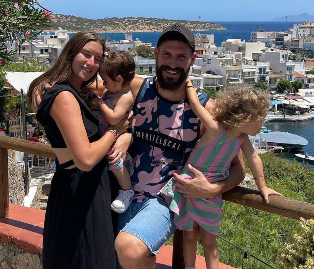 Βίβιαν Δράκου: Οι φωτογραφίες με την οικογένειά της στον Άγιο Νικόλαο λίγο πριν γεννήσει
